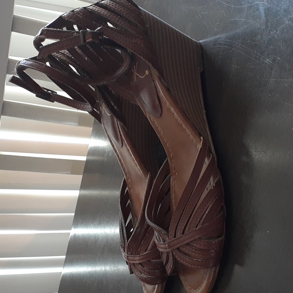 Wedge - Picture 4 of 4